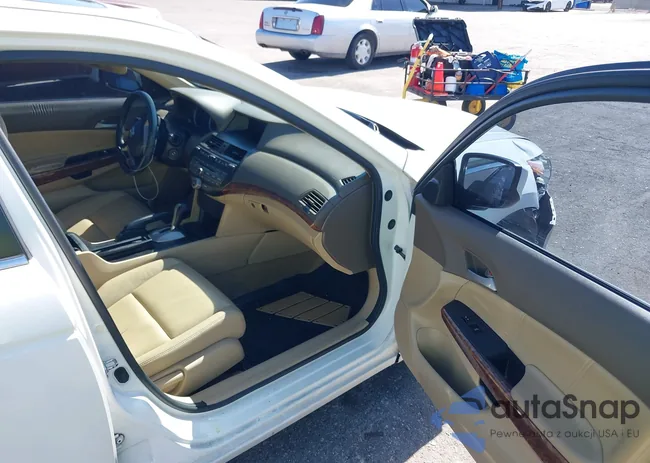 1HGCP2F82AA162968: 43637644