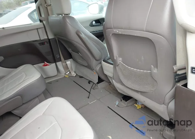 2C4RC1BG5HR561214: 43637659