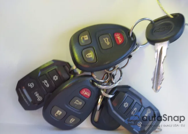 1GNSK2E05CR326438: 43637062