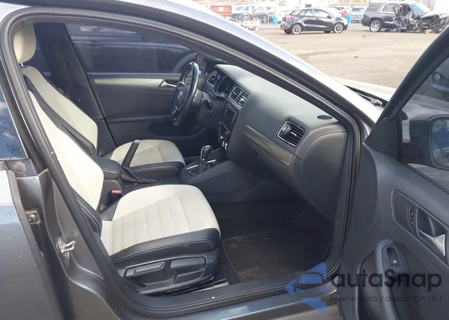 3VWD17AJXGM392746: 43637201