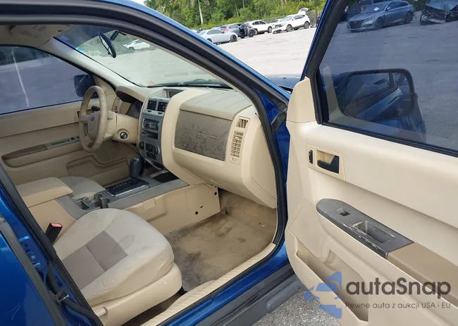 1FMCU93128KD31152: 43638478