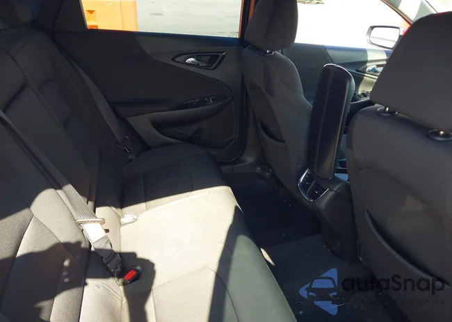 1G1ZD5ST4JF240627: 43638581