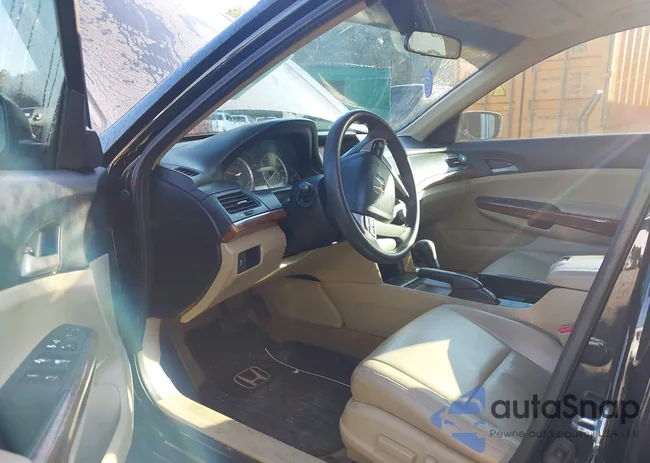 1HGCP2F74BA014619: 43638053