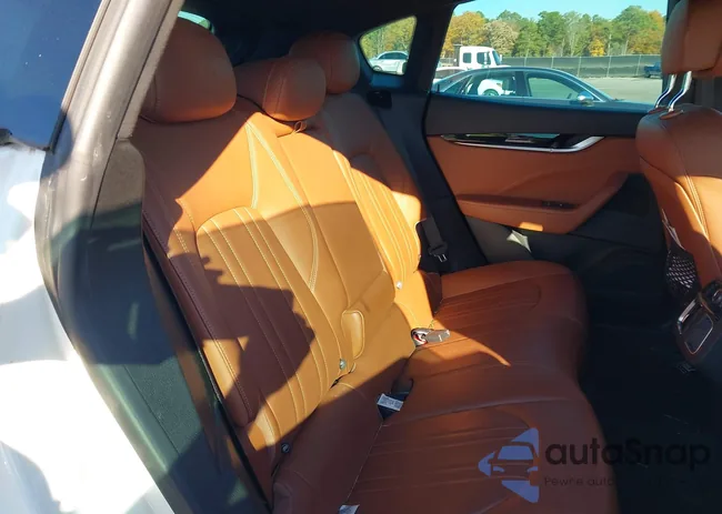 ZN661XUAXJX284215: 43639553