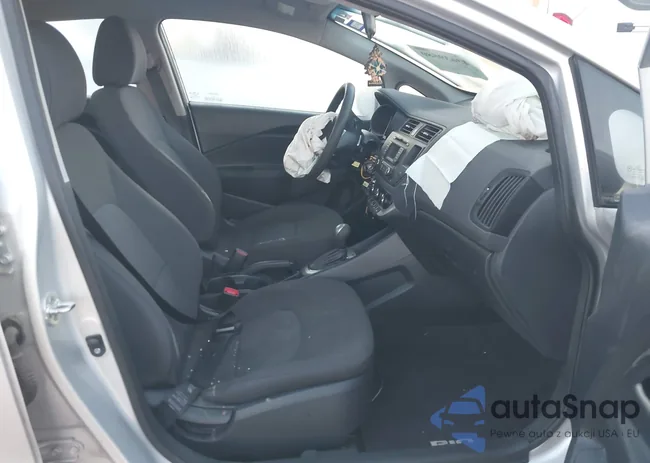 KNADM4A37F6440824: 43639580