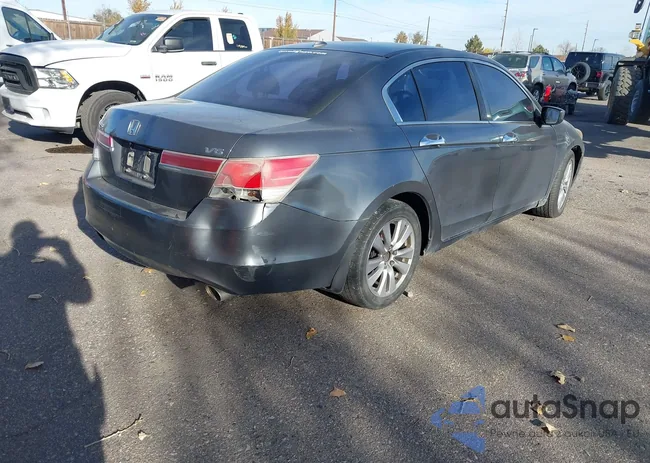 1HGCP3F80BA015135: 43639688