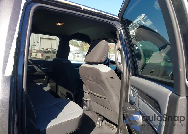 3C6UR5DJ0PG548729: 43640312