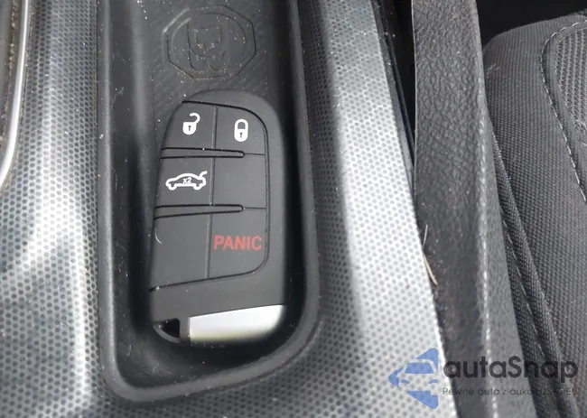 2C3CDXHG5FH852204: 43640564