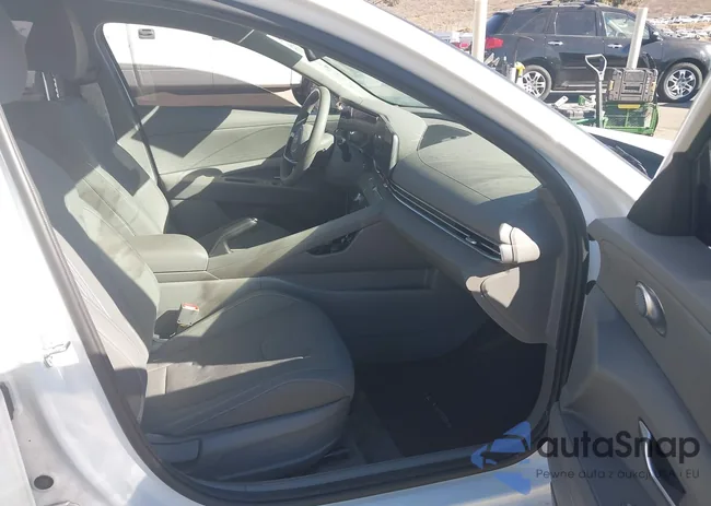 KMHLM4DG0RU685571: 43640689