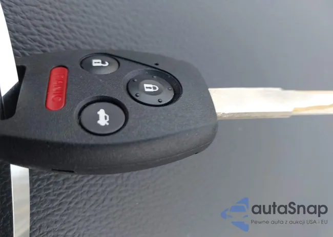 1HGCP36869A008104: 43640082