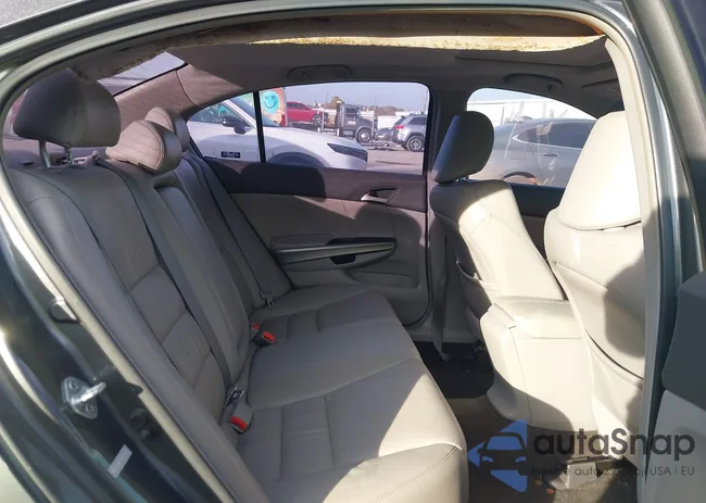 1HGCP36869A008104: 43640082