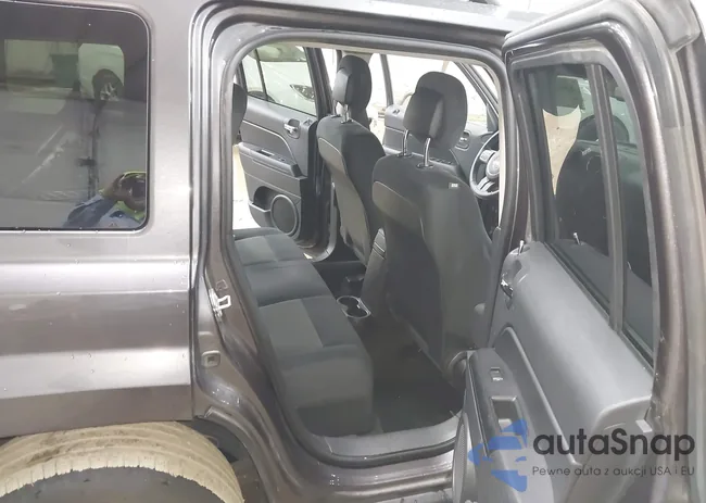 1C4NJRFB5HD168723: 43641300