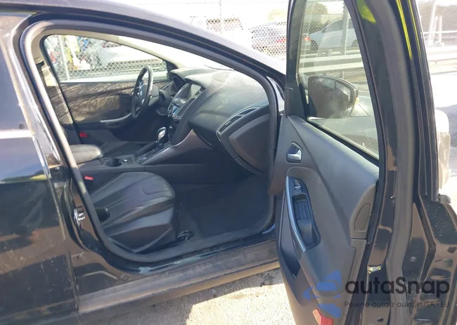 1FADP3J22EL422152: 43641409