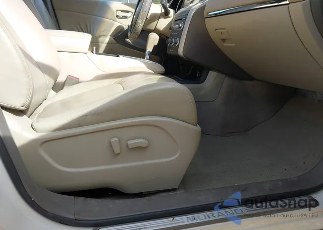 JN8AZ1MU0AW011211: 43641652