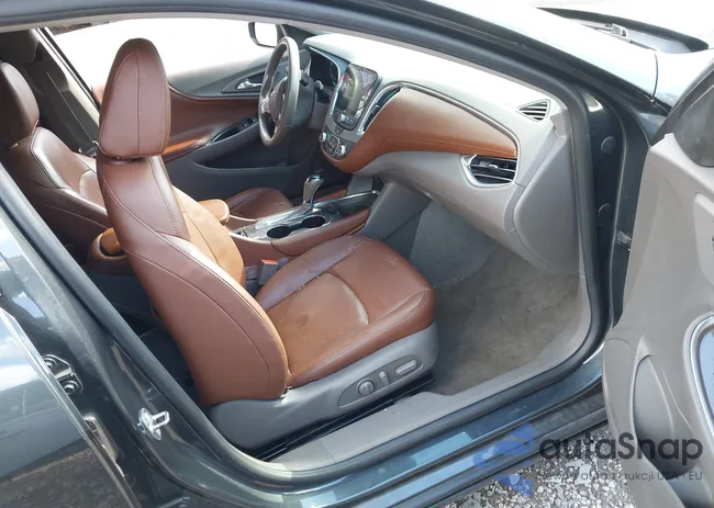 1G1ZE5ST6GF353243: 43641686