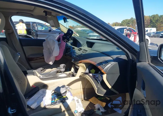 1HGCP2F73CA171799: 43641688