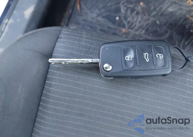 WVGAV7AX8CW607335: 43641053