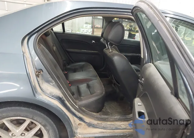 3FAHP0JA1CR317074: 43641095