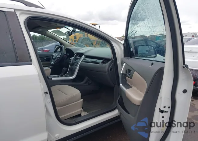 2FMDK3GC3DBC30323: 43641984