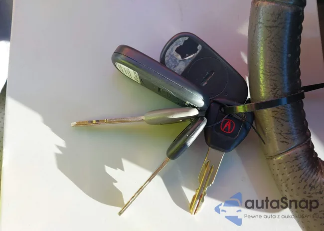 19UYA42751A006780: 43643515