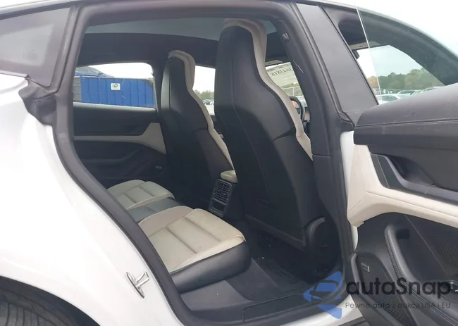 WP0AA2Y12MSA13596: 43643818