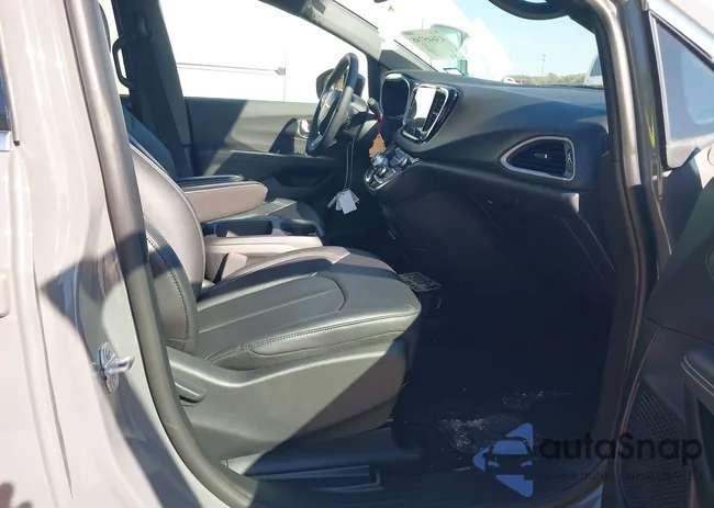 2C4RC1BG3SR541745: 43645748