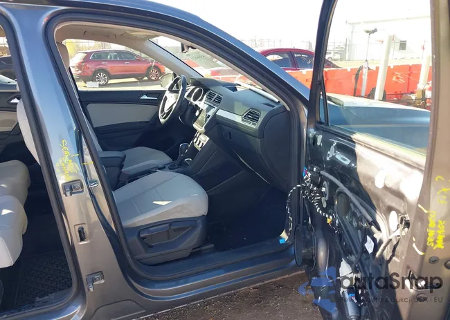 3VV2B7AX6KM089274: 43644824