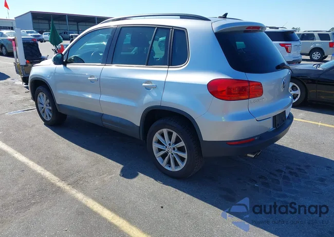 WVGBV7AXXFW600282: 43644889