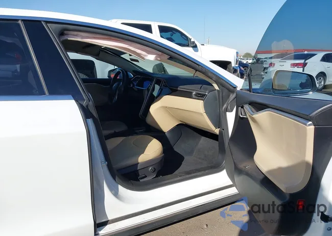 5YJSA1DN6CFS00369: 43644904