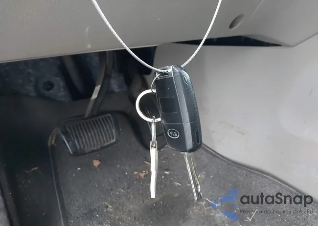 KNDMB5C11G6085273: 43645189