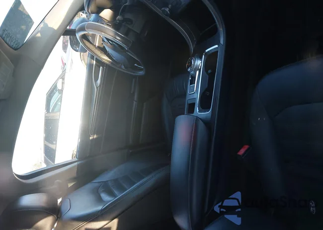 3FA6P0H9XHR111391: 43646338