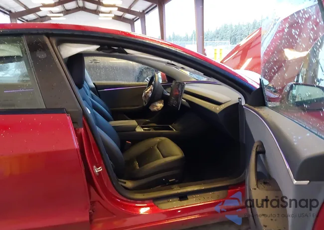 5YJ3E1EAXRF735170: 43646852