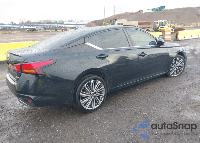 1N4BL4CW9KN320193: 43647055