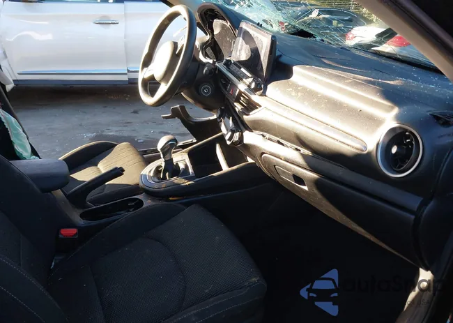 3KPF24AD7KE045993: 43648442