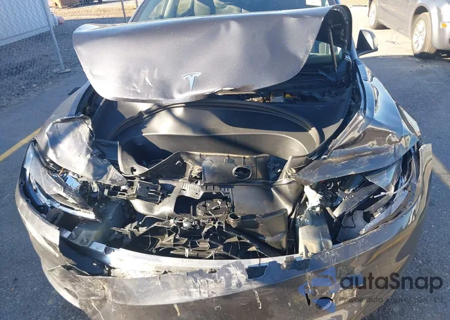 5YJ3E1EAXSF902178: 43648473