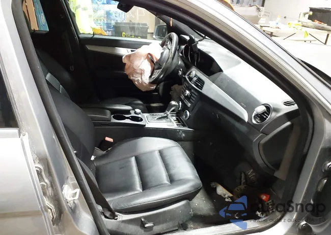 WDDGF8AB7EG206836: 43648558