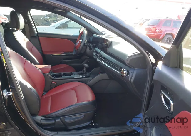 3KPFW4DEXSE093304: 43648777