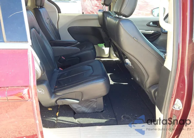 2C4RC1BG3JR120073: 43647791