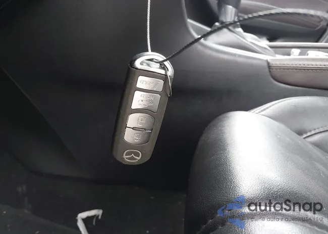 3MZBN1V32JM244909: 43647820