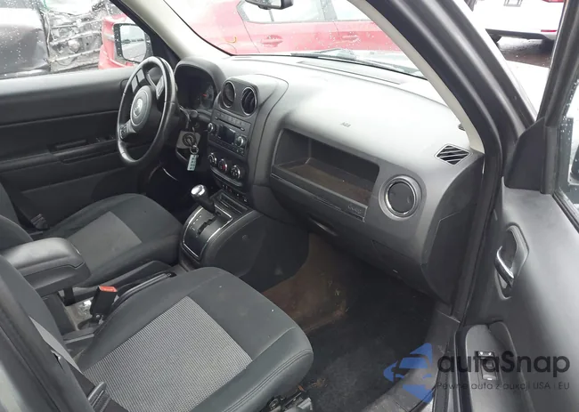 1C4NJRFB4ED528334: 43648148