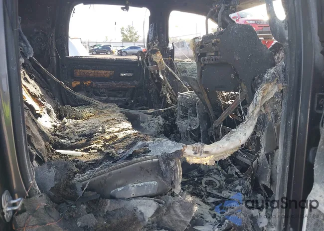 3C6UR5NL3KG652964: 43648186