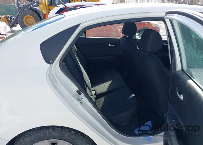 3KPA24AD3LE316852: 43649374