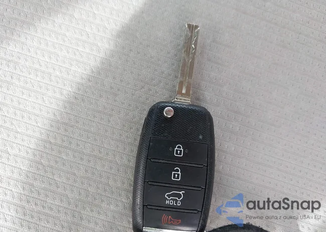 KNDMA5C17G6180682: 43649575