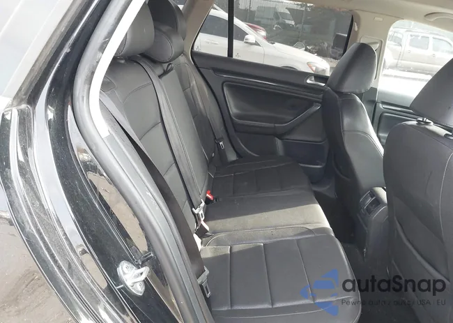 3VWPL7AJ8DM692353: 43649587