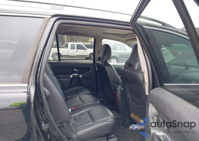 YV4CM982281484896: 43649744