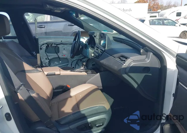 58AD11D12RU012958: 43649750