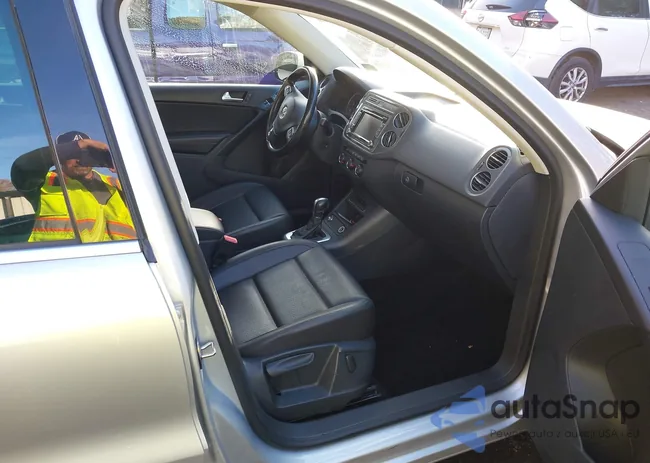 WVGAV7AX1FW563554: 43651248