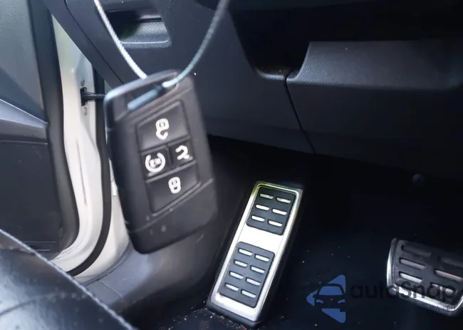 3VVCB7AX8NM115883: 43651453