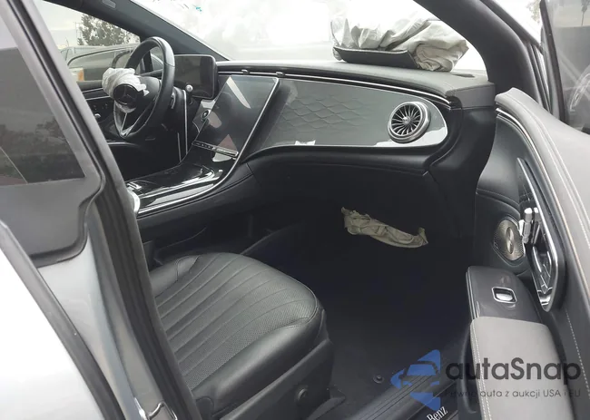 W1KCG2DBXNA001163: 43650874