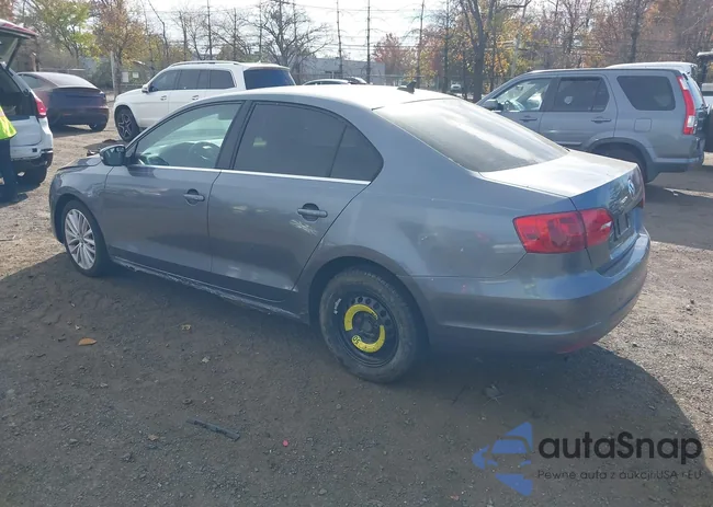 3VWGZ7AJ1BM328772: 43652369